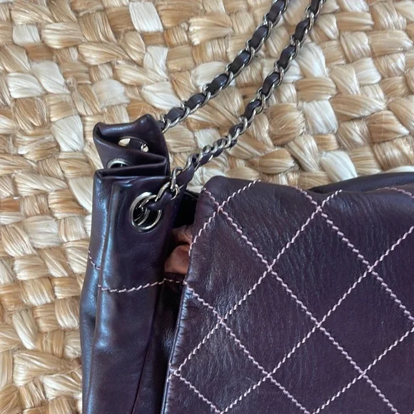 Chanel authentic vintage plum colored leather shoulder bag - Picture 3 of 16